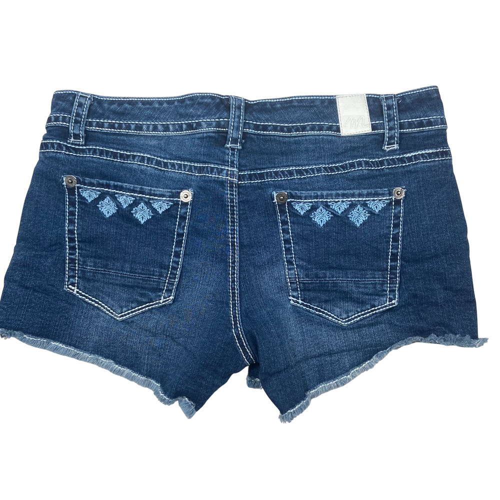 Maurices Shorts Womens 9/10 Blue Denim Frayed Hem Embroidered Pockets Casual
